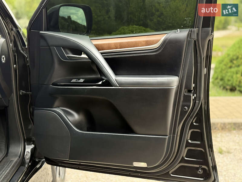Внедорожник / Кроссовер Lexus LX 2019 в Днепре
