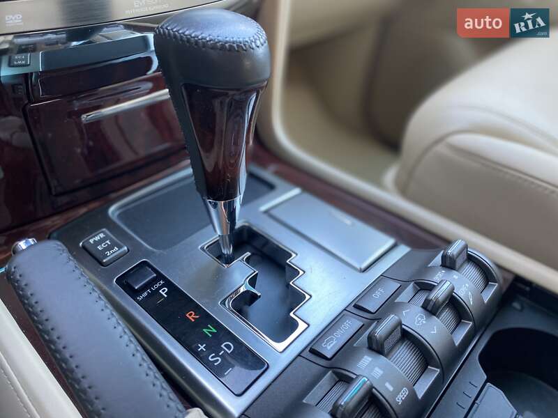 Внедорожник / Кроссовер Lexus LX 2011 в Киеве