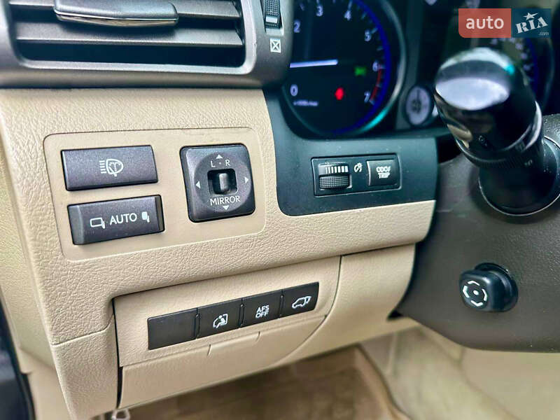 Внедорожник / Кроссовер Lexus LX 2010 в Киеве