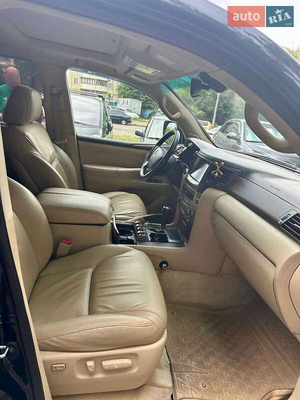 Внедорожник / Кроссовер Lexus LX 2010 в Киеве