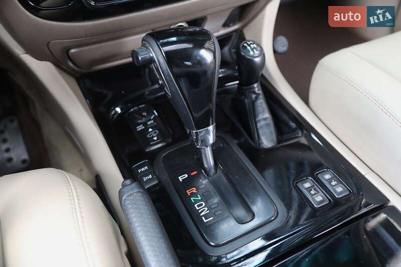 Внедорожник / Кроссовер Lexus LX 2000 в Харькове