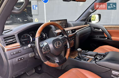 Внедорожник / Кроссовер Lexus LX 2017 в 