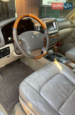 Внедорожник / Кроссовер Lexus LX 2006 в 