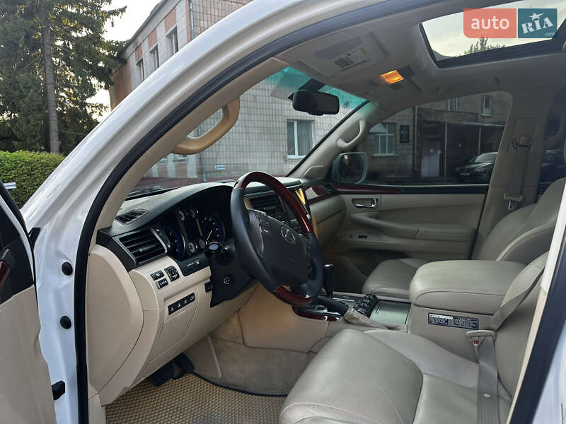 Внедорожник / Кроссовер Lexus LX 2008 в Ровно