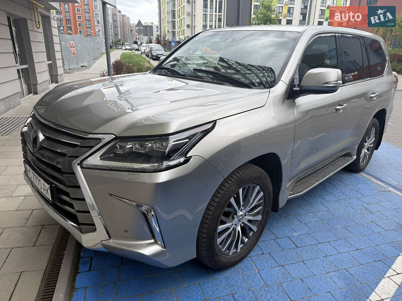 Lexus LX 2021