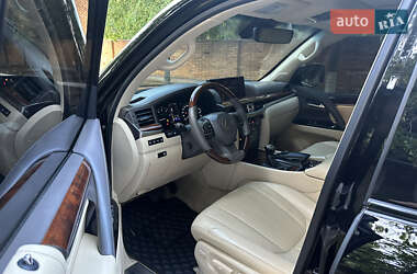 Внедорожник / Кроссовер Lexus LX 2018 в 