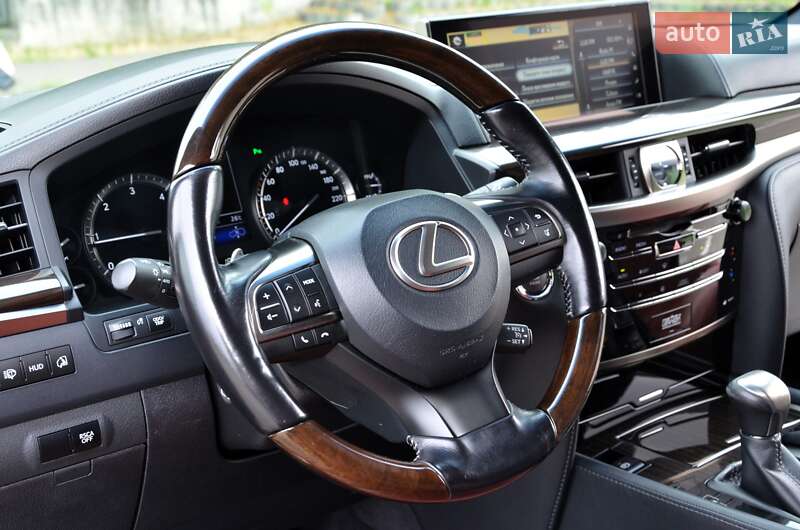 Внедорожник / Кроссовер Lexus LX 2016 в Киеве