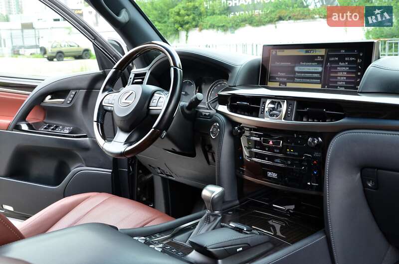 Внедорожник / Кроссовер Lexus LX 2016 в Киеве