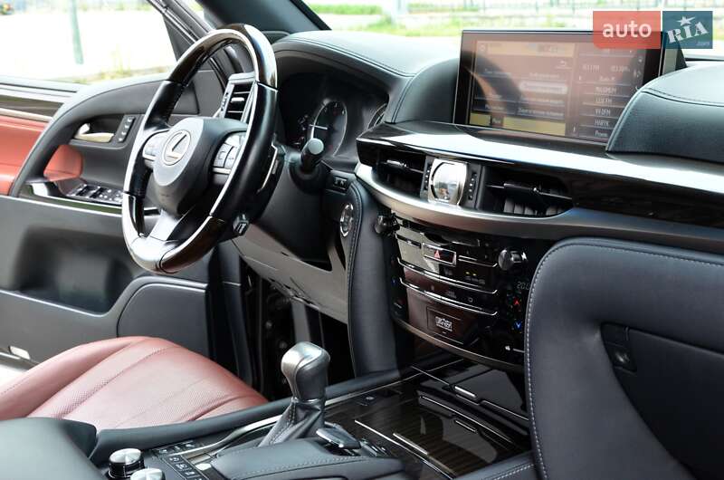 Внедорожник / Кроссовер Lexus LX 2016 в Киеве
