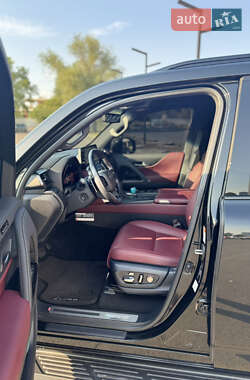 Внедорожник / Кроссовер Lexus LX 2022 в 