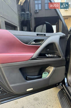 Внедорожник / Кроссовер Lexus LX 2022 в 
