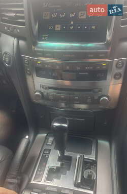 Позашляховик / Кросовер Lexus LX 2008 в 