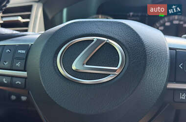 Внедорожник / Кроссовер Lexus LX 2017 в 