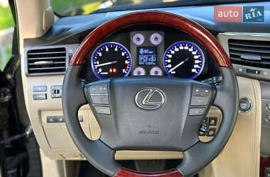 Внедорожник / Кроссовер Lexus LX 2008 в 