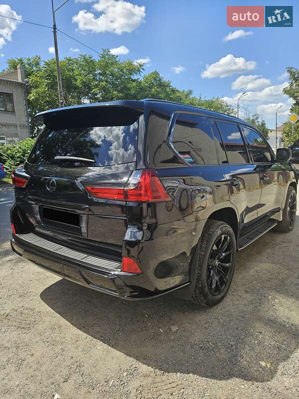 Позашляховик / Кросовер Lexus LX 2016 в Дніпрі