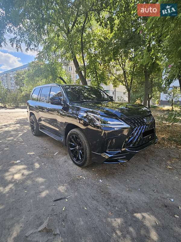 Позашляховик / Кросовер Lexus LX 2016 в Дніпрі