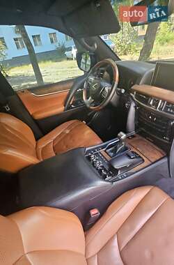 Внедорожник / Кроссовер Lexus LX 2016 в 