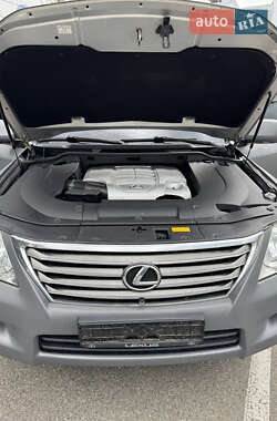 Внедорожник / Кроссовер Lexus LX 2009 в 