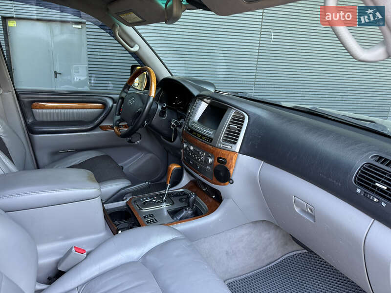 Позашляховик / Кросовер Lexus LX 2004 в Києві