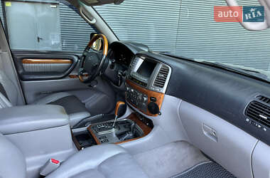 Внедорожник / Кроссовер Lexus LX 2004 в 