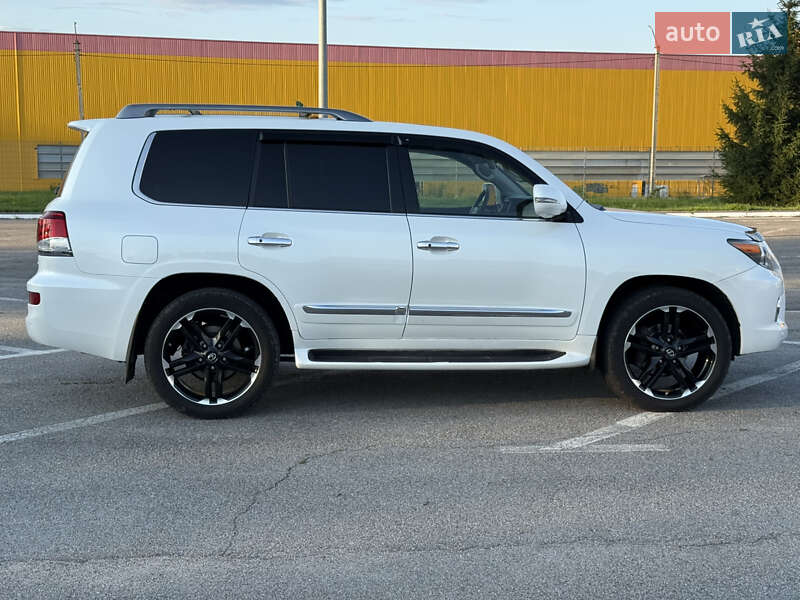 Внедорожник / Кроссовер Lexus LX 2012 в Черновцах