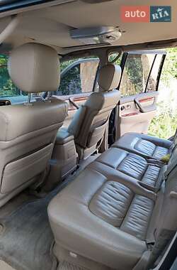 Внедорожник / Кроссовер Lexus LX 2002 в 