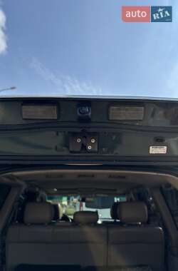 Внедорожник / Кроссовер Lexus LX 2004 в 