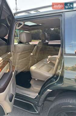 Внедорожник / Кроссовер Lexus LX 2004 в 