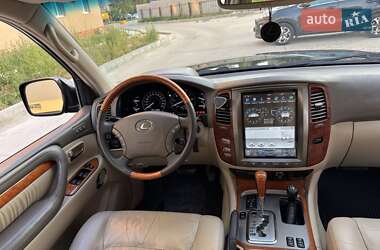 Внедорожник / Кроссовер Lexus LX 2005 в 