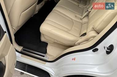 Внедорожник / Кроссовер Lexus LX 2017 в 