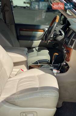 Внедорожник / Кроссовер Lexus LX 2004 в 