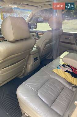 Внедорожник / Кроссовер Lexus LX 2004 в 