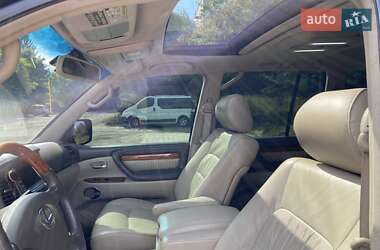 Внедорожник / Кроссовер Lexus LX 2004 в 