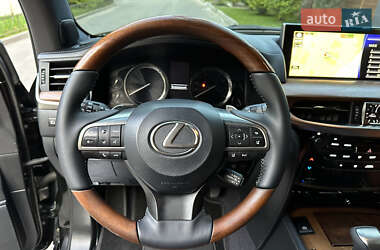 Внедорожник / Кроссовер Lexus LX 2017 в 