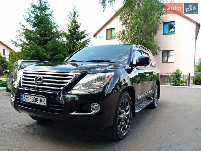 Внедорожник / Кроссовер Lexus LX 2008 в 