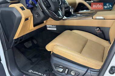 Внедорожник / Кроссовер Lexus LX 2022 в 