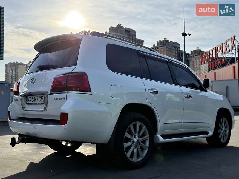 Внедорожник / Кроссовер Lexus LX 2010 в Киеве