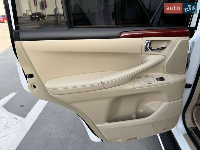 Внедорожник / Кроссовер Lexus LX 2010 в Киеве