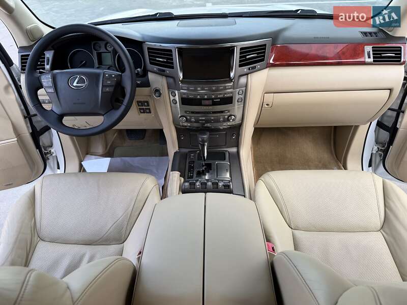 Внедорожник / Кроссовер Lexus LX 2010 в Киеве