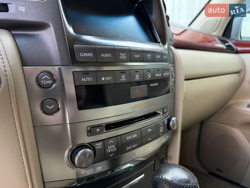 Внедорожник / Кроссовер Lexus LX 2010 в Киеве