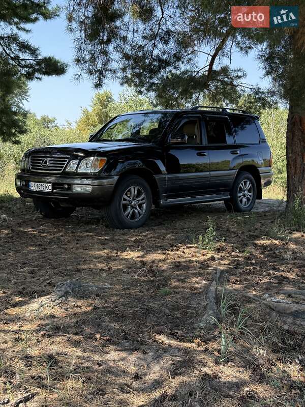 Внедорожник / Кроссовер Lexus LX 2004 в Киеве