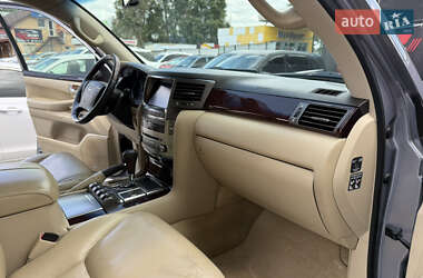 Внедорожник / Кроссовер Lexus LX 2010 в 