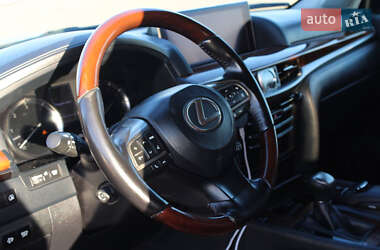 Внедорожник / Кроссовер Lexus LX 2017 в 