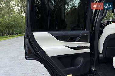 Внедорожник / Кроссовер Lexus LX 2022 в 