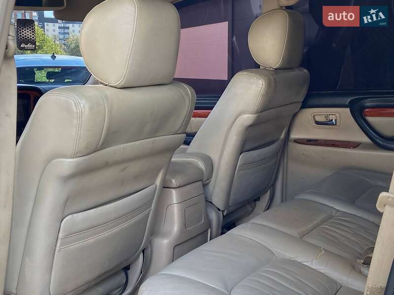 Внедорожник / Кроссовер Lexus LX 2000 в Калуше