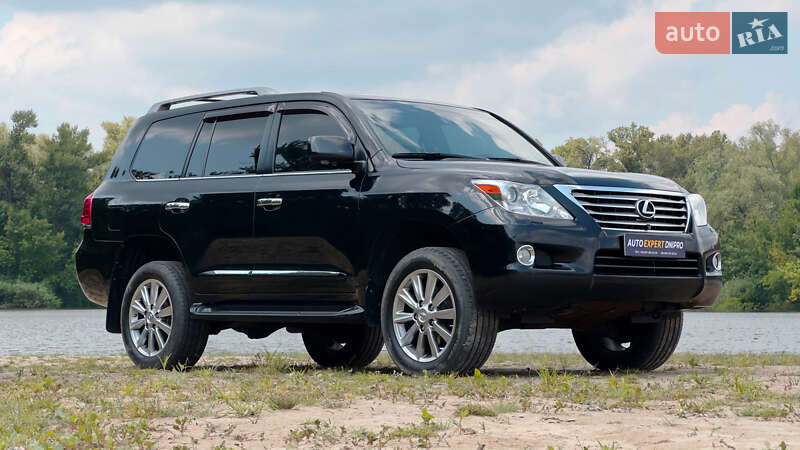 Lexus LX 2010