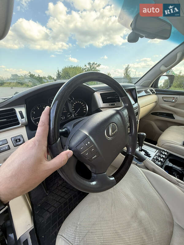 Позашляховик / Кросовер Lexus LX 2013 в Києві