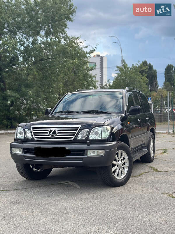 Lexus LX 2005
