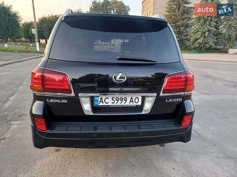 Внедорожник / Кроссовер Lexus LX 2011 в Старой Выжевке