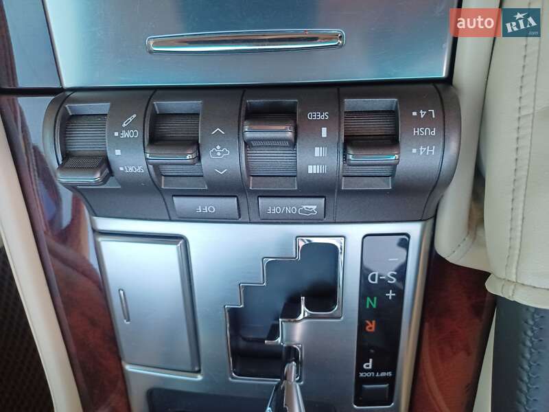 Внедорожник / Кроссовер Lexus LX 2011 в Старой Выжевке